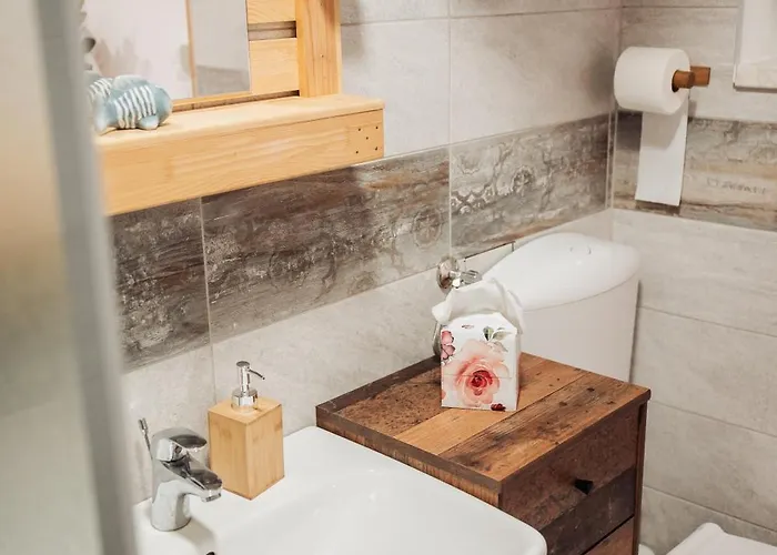 Koca Ob Ribniku シャレー Ponikva